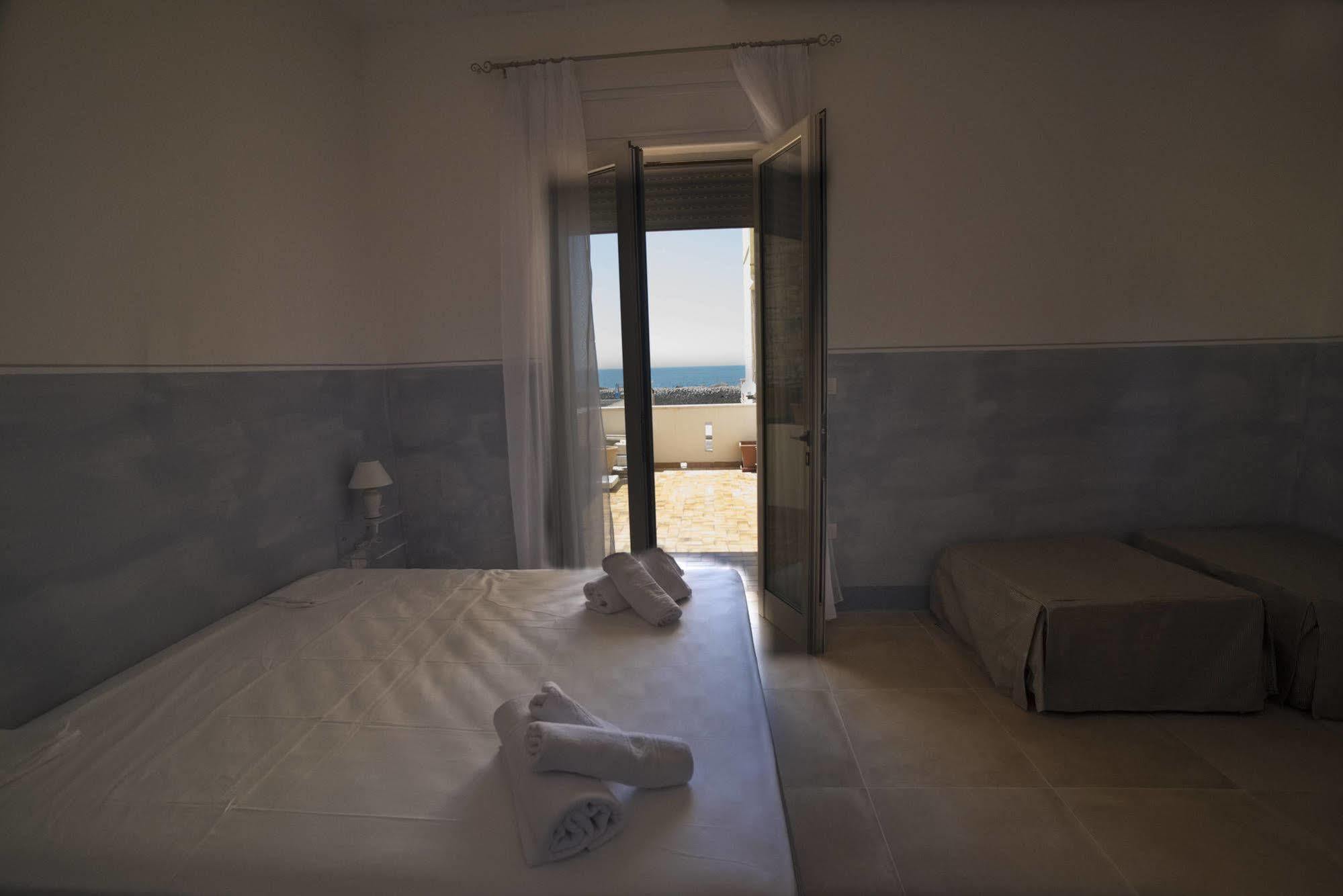 Bed & Breakfast B&B Mareggiata 5*